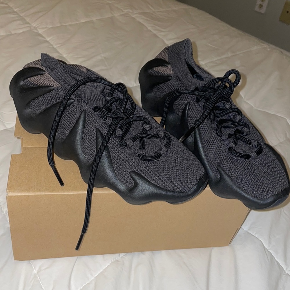 Black slate Yeezy 450